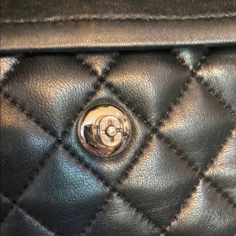 Chanel Black Quilted Shoulder Bag with Chain Strap medium - Picture 5 of 12